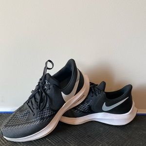 Nike Women’s Zoom Winflo 6 Running Sneakers